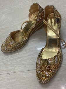 Beautiful Diamond Mojdi Heel