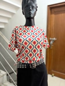 Printed Top With Side Ruching