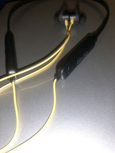 RADUL BRAND NEW WIRELESS EARPHONE