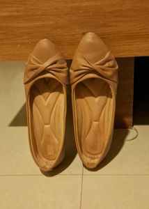 Twisted Detail Pointed Toe Ballerinas