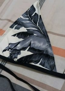 Floral Bikini Top 32 to 34..pad can remov