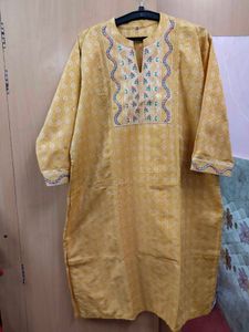 Elegant Yellow Embroidered Kurta (L)