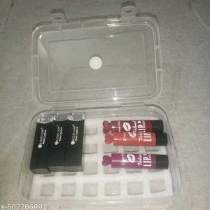 LIPSTICK SET .