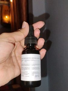 Minimalist 5% Niancnamide Serum.