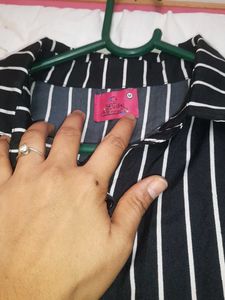 Formal And Stylish Button Crop Top