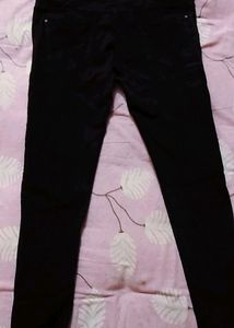 Slim Fit stretchable Women Jeans.
