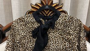 Chic Animal Print Dress