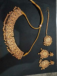 gold jewellery for traditional fit! at low price