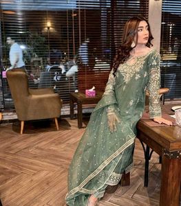 New Stayle Beautiful Women Pakistani Dress Inpoted