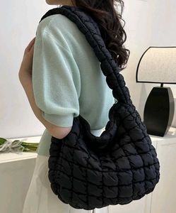 Textured Handbag🖤🆕