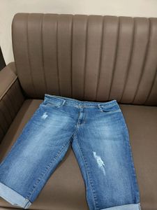 Branded Capri Knee Length From Kraus Brand