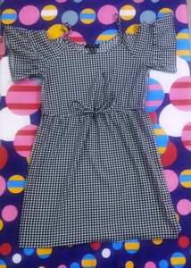 Size: S.   | Length 28 | Colour: B&W|