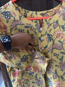 AnoukYellow Floral Print Kurti