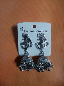 Om Jhumka