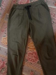 Solid Pure Cotton Regular Fit Pant For Women's