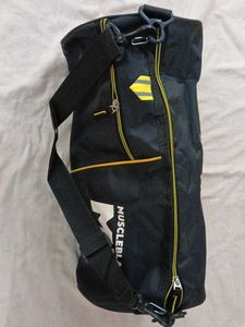 MuscleBlaze sling Bag for gym