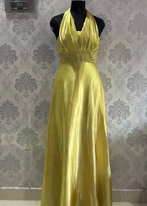 Beautiful Lemon Lustre Gown💛🍋💕
