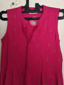 Beautiful woman Umbrella kurtis Only XL Size av