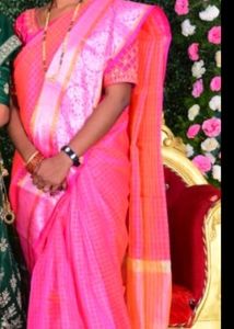 🎉Price Drop 🎉DarkPink Saree With Ready Made Blo