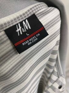 H&amp;M T-shirt