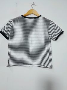 Zudio Black &amp; White Stripped Crop T-Shirt(women&#39;s)