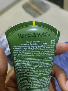 Lotus Botanicals Insta Glow Face Wash