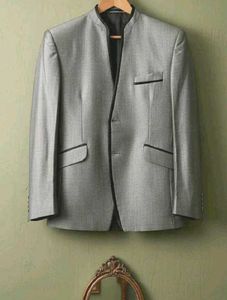 Elegant Grey Suit - Perfect for Occasions