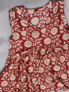 Red Sleeveless Short Kurti
