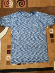 Adidas T-Shirt