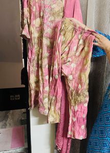 Pink &amp; Gold Embroidered Kurti