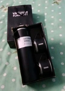 Vacuum Bottle 500ml with Cups