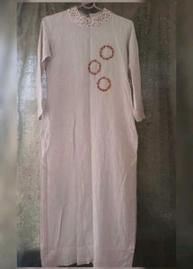 Elegant Floral Embroidered Kurta