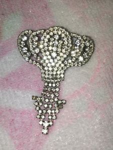 White Stone Hair Centre Clip