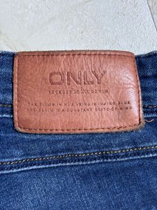 Distressed Skinny Jeans