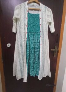 Elegant Green &amp; White Kurta Set