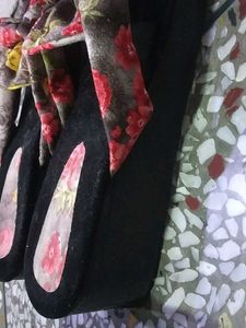 🖤Floral Tie Flip Flops