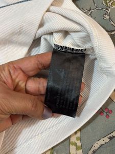 white full sleeved fitted crop top