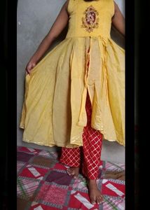 "Party Wear Yellow Kurti & Bottom Set"💛❤️.