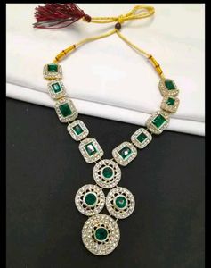 Emerald Green Kundan Jewelry Set