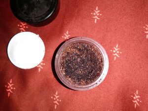 💞GLAM BLENDS LIP SCRUB💞