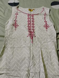 Embroidered High-Low Kurti