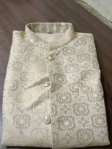 Cm 42  Hai  Gold Colour