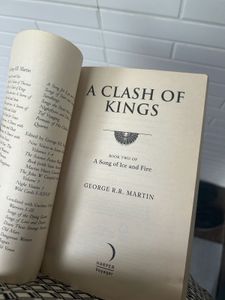 A Clash Of Kings- George R.R. Martin (GOT #2)