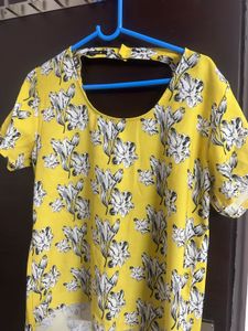 Chic Floral Print Yellow Top