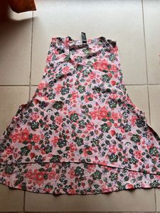Beautiful Top-Floral For Beach Vibe