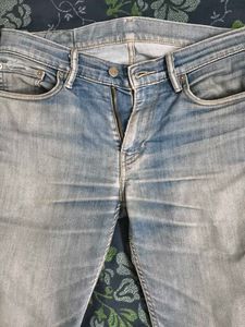 Levi&#39;s Light Wash Jeans