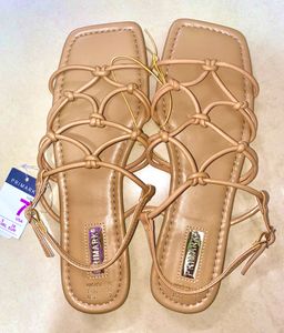 Flats for girls| Sandals| Stylish Flats| Modern Sandals| Footwear For Girls| Trendy Footwear