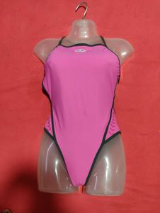 ARENA Women&#39;s One Piece Swimsuit Size XS