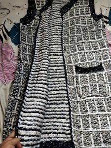 Elegant Sleeveless Tweed Vest