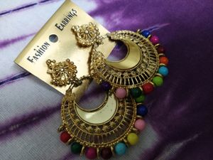 Jewellery Set: Earrings, Necklace And Maangtikka
